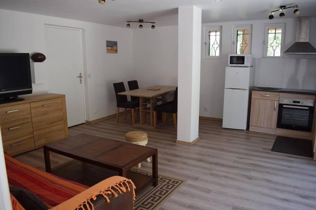 Appartement Neuf Et Independant Dans Rez-De-Villa Vallauris Exterior photo
